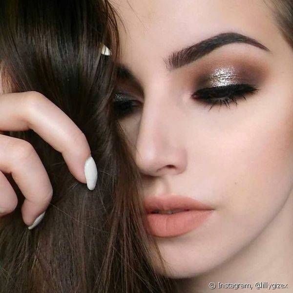 Quer saber como maquiar o olho? Confira! (Foto: Instagram @lillygizex)